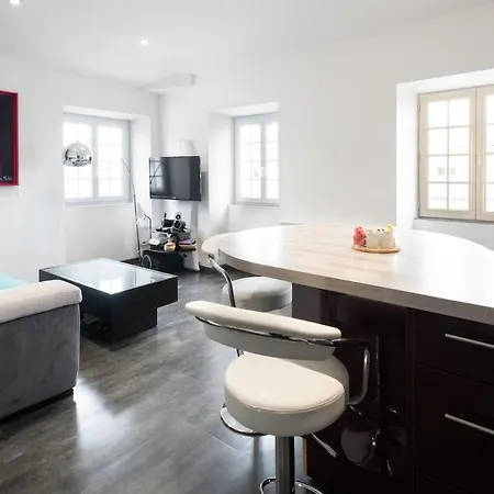 Appartement ღ Opale - T2 Proche Vieux Port, Cosy, Wifi *